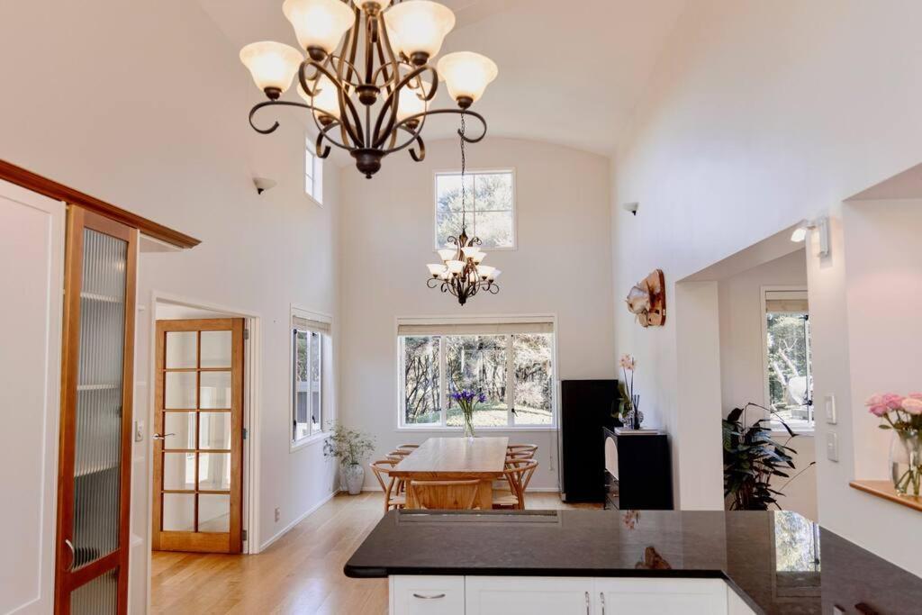 Modern Lifestyle Retreat With Stunning City View Auckland Zewnętrze zdjęcie