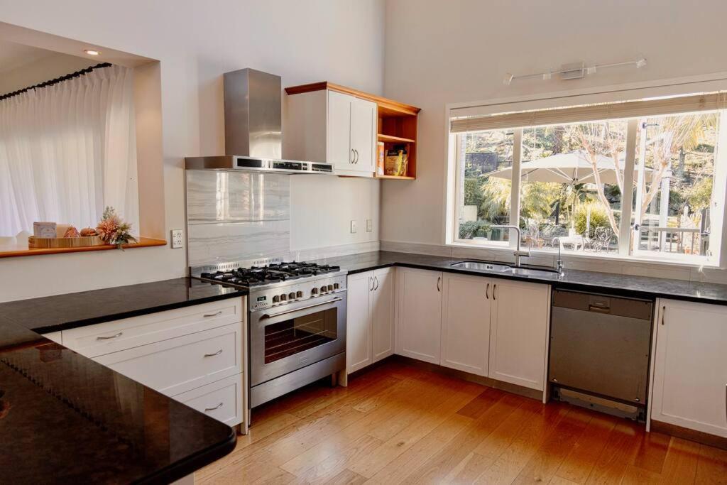 Modern Lifestyle Retreat With Stunning City View Auckland Zewnętrze zdjęcie