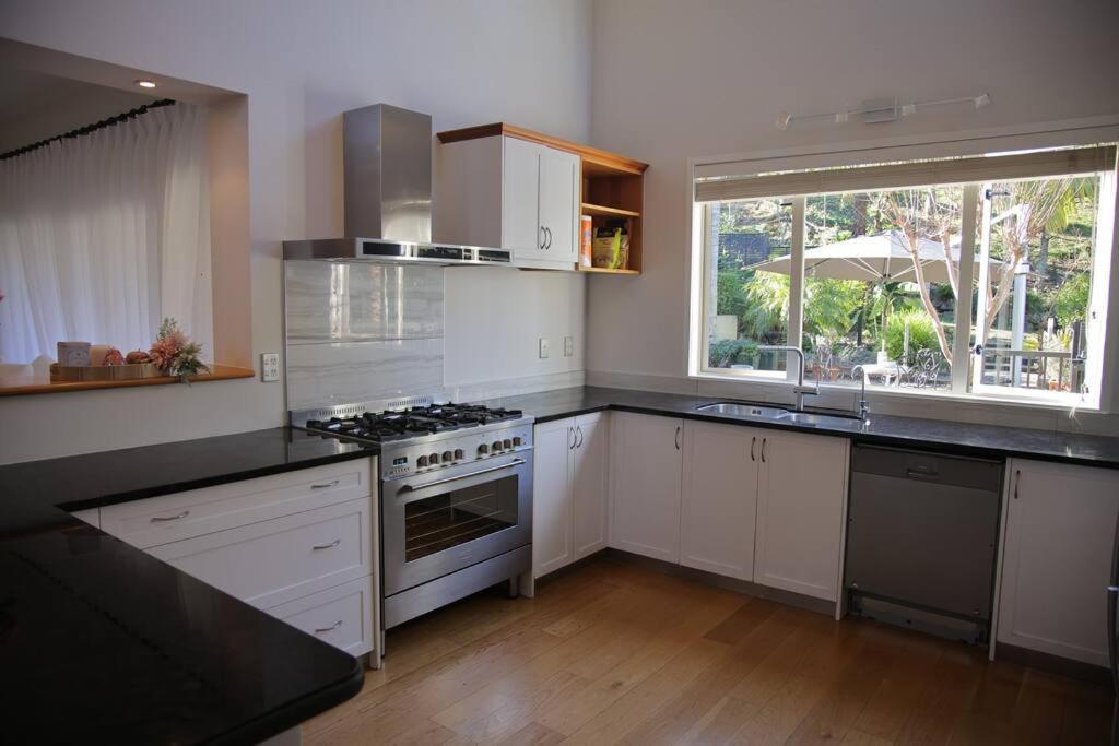 Modern Lifestyle Retreat With Stunning City View Auckland Zewnętrze zdjęcie